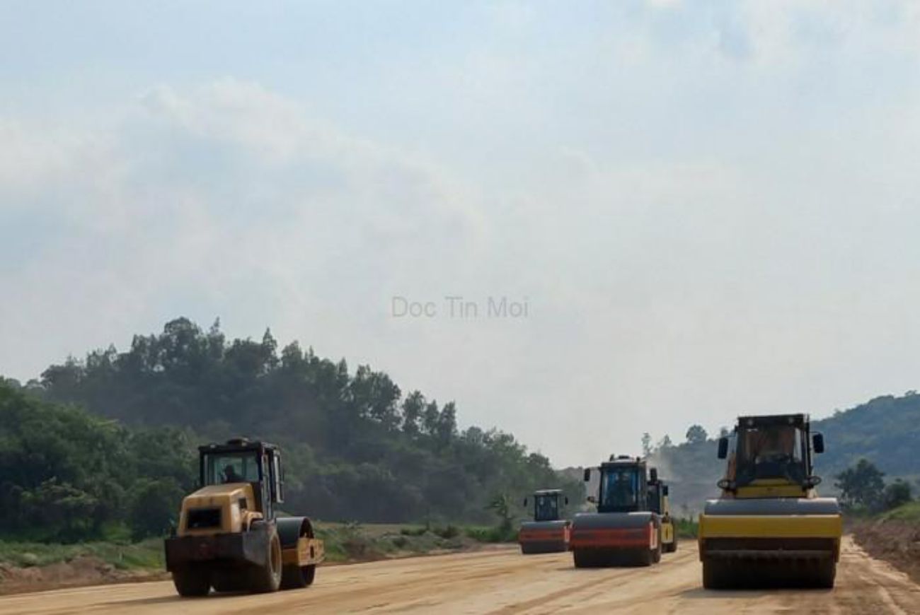 Hai tuyến đường ven biển Bình Thuận đã thi công trở lại sau ᴛʜời gian giãn cách xã hộ