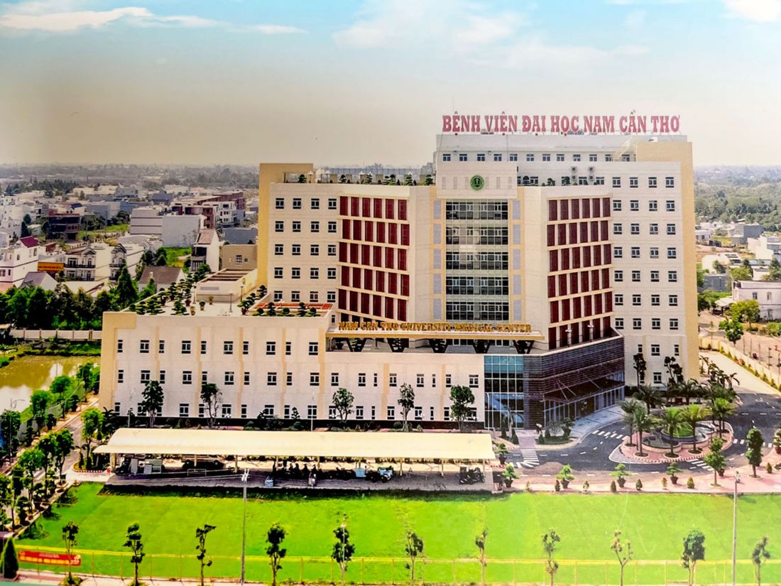 Bệnh viện Đại học Nam Cần Thơ có vị trí tại khu dân cư Hồng Loan, phường Hưng Thạnh, quận Cái Răng.