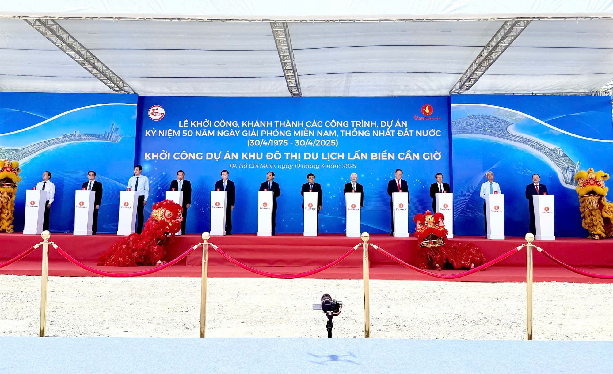 Hành trình 21 năm ròng rã của tỷ phú Phạm Nhật Vượng theo đuổi siêu dự án có tòa tháp lấn biển cao nhất thế giới